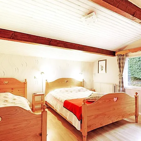 Le Chalet Sous Les Sapins, Calme, Superbe Vue Avec Piscine Et Sauna Ferienhaus